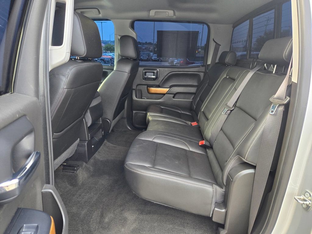 Used 2018 Chevrolet Silverado 1500 LTZ AWD/4WD image 22
