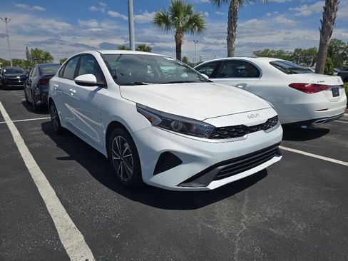 Certified 2024 Kia Forte LXS FWD image 2