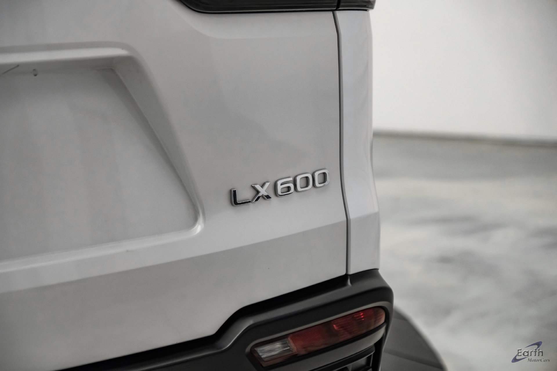 Used 2023 Lexus LX 600 4WD w/ Accessory Package (Z1) image 16