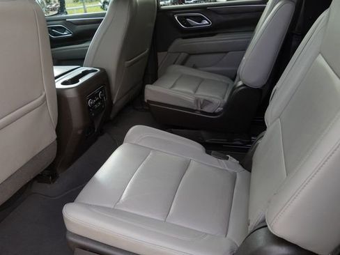 Used 2021 Chevrolet Suburban Z71 w/ Luxury Package AWD/4WD image 13