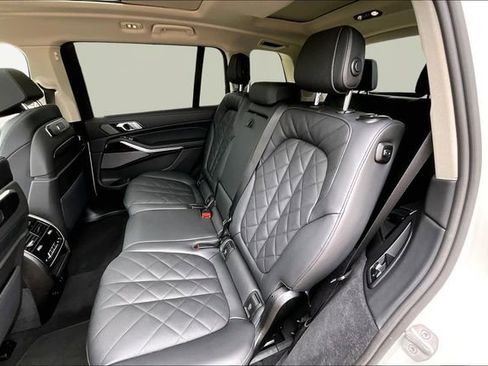 Used 2026 BMW X7 xDrive40i AWD/4WD image 27