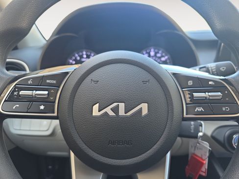 Certified 2023 Kia Forte LXS FWD image 11