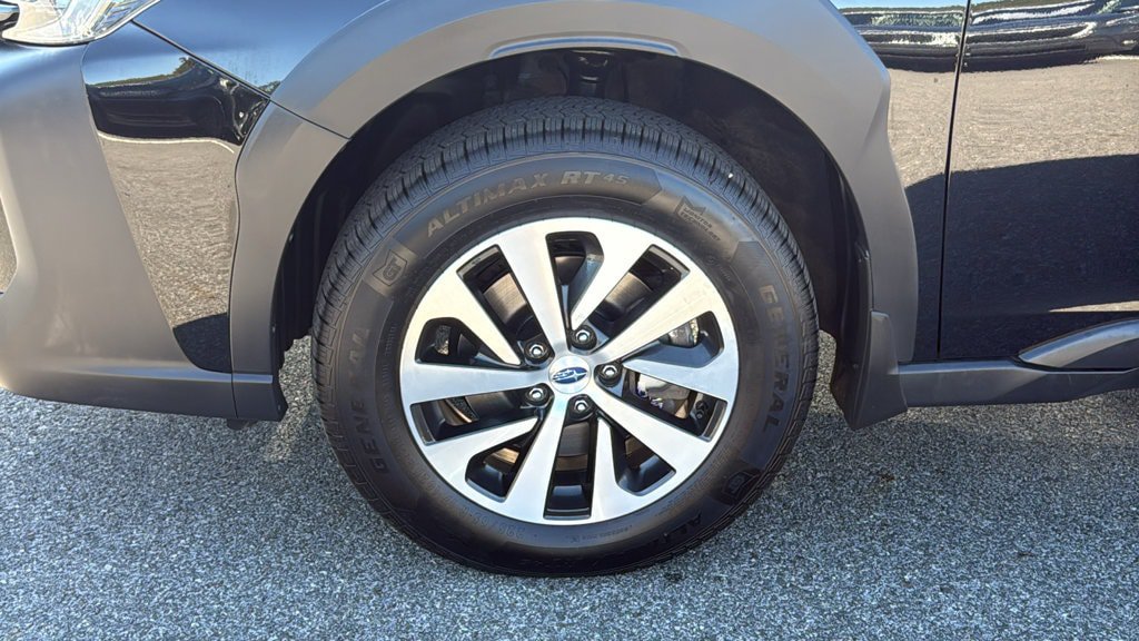Certified 2025 Subaru Outback Premium AWD/4WD image 8