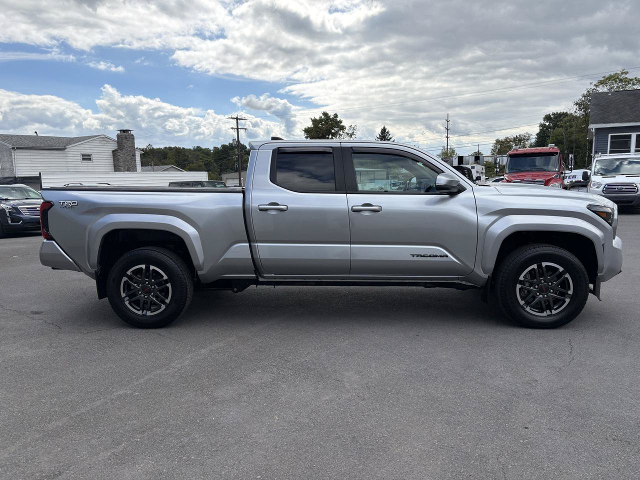 Used 2024 Toyota Tacoma TRD Sport w/ TRD Sport Upgrade Package AWD/4WD image 6
