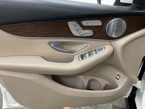 Used 2021 Mercedes-Benz GLC 300 GLC 300 image 26