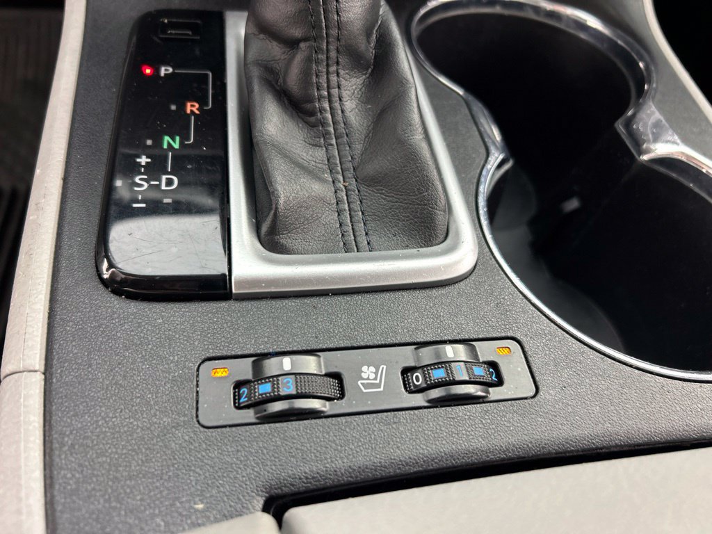 Used 2019 Toyota Highlander Limited AWD/4WD image 18