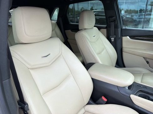 Used 2017 Cadillac XT5 FWD image 18