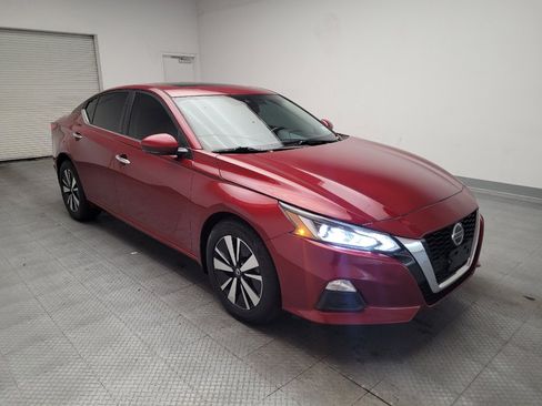 Used 2021 Nissan Altima 2.5 SV w/ SV Premium Package AWD/4WD image 13