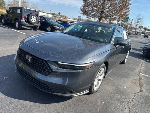 Certified 2025 Honda Accord LX image 7