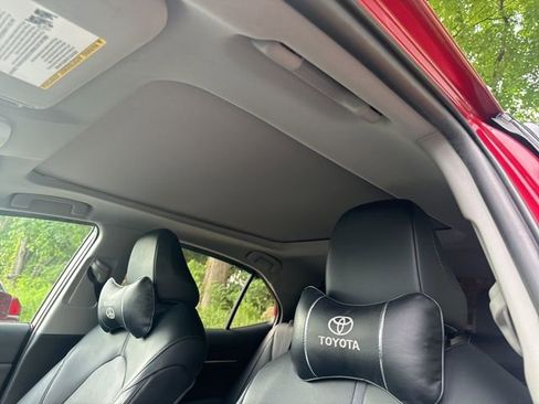 Used 2022 Toyota Camry XLE image 16