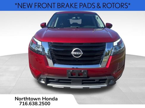 Used 2022 Nissan Pathfinder SL image 2