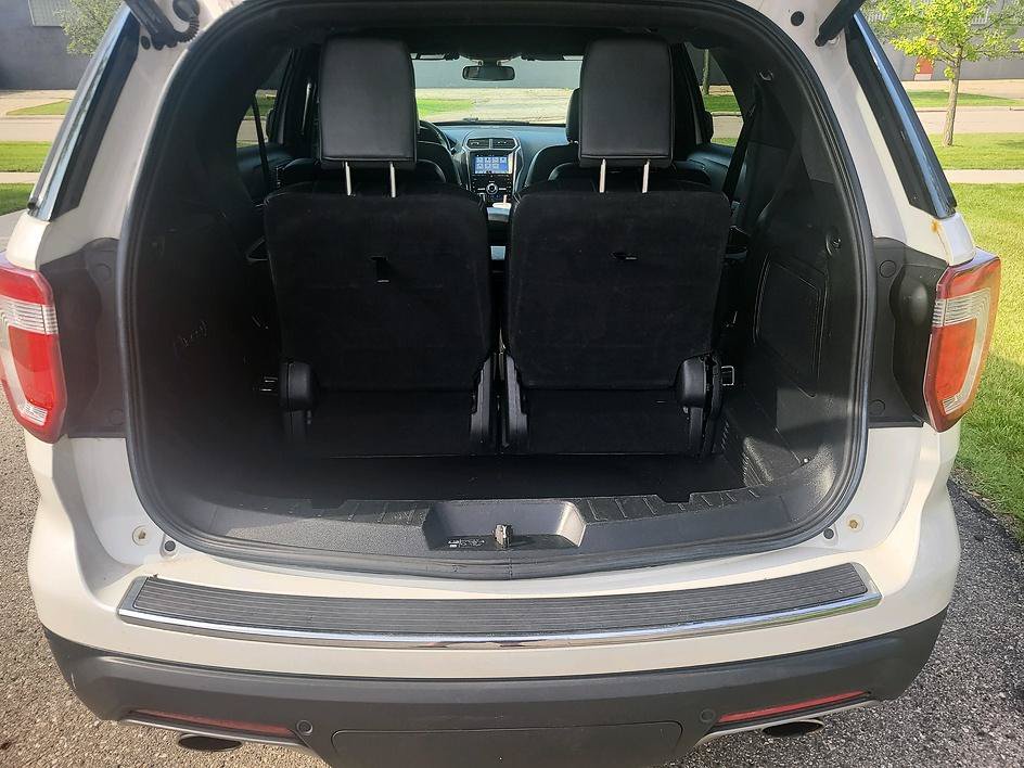 Used 2019 Ford Explorer Limited w/ Equipment Group 301A AWD/4WD image 12