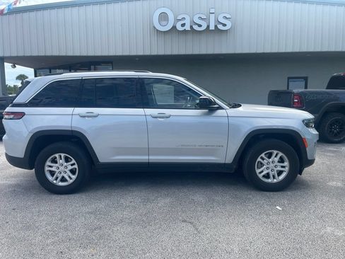 Used 2023 Jeep Grand Cherokee Laredo w/ Luxury Tech Group I AWD/4WD image 1