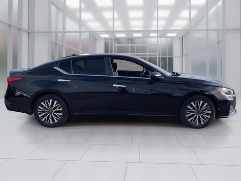 New 2025 Nissan Altima 2.5 SV image 7