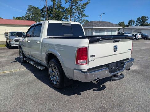 Used 2017 RAM 1500 Laramie w/ Convenience Group AWD/4WD image 6