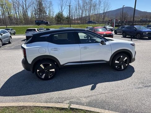 New 2026 Nissan Kicks SR w/ SR Premium Package AWD/4WD image 19