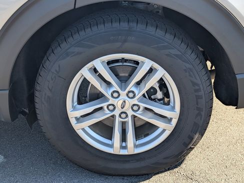 Used 2023 Ford Explorer XLT image 25