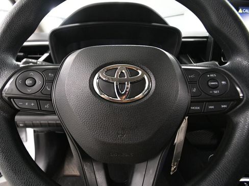 Used 2022 Toyota Corolla LE FWD image 19