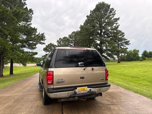 Used 2002 Ford Expedition XLT RWD image 16