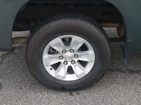 Used 2025 Chevrolet Silverado 1500 LT AWD/4WD image 38