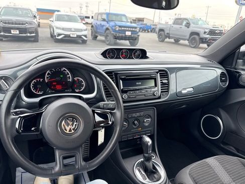 Used 2013 Volkswagen Beetle 2.0T image 17