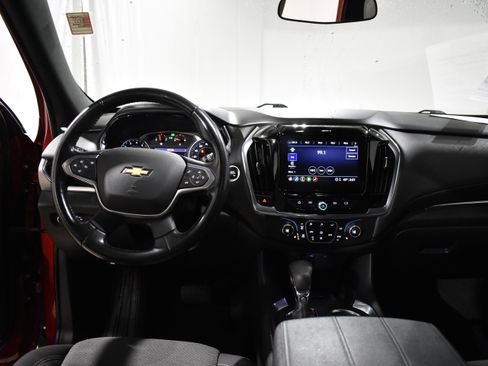 Used 2022 Chevrolet Traverse LT image 31