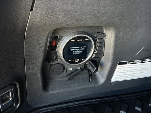 Used 2025 Lexus GX 550 image 32