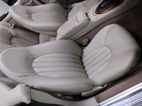 Used 1999 Jaguar XK8 Convertible RWD image 33