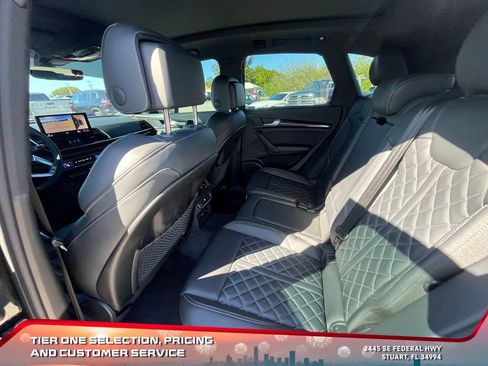Used 2023 Audi SQ5 Prestige w/ Prestige Package image 12