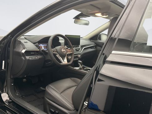 Used 2025 Nissan Altima 2.5 SR w/ SR Premium Package FWD image 10