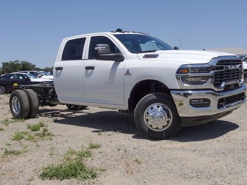 New 2025 RAM 3500 Tradesman w/ Chrome Appearance Group image 5