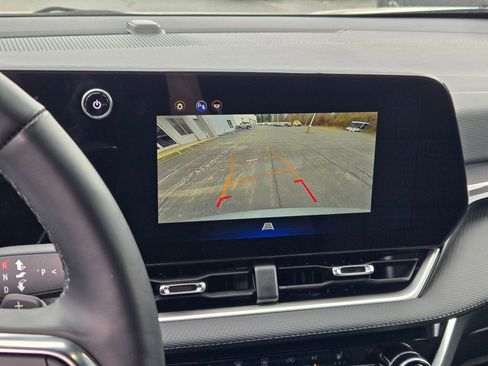 Certified 2025 Chevrolet Equinox LT FWD image 24