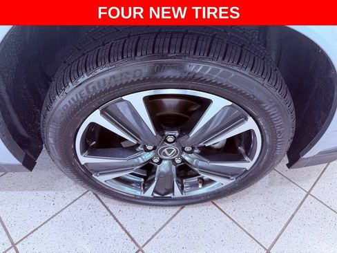 Certified 2023 Lexus UX 250h FWD w/ Accessory Package (Z1) image 4
