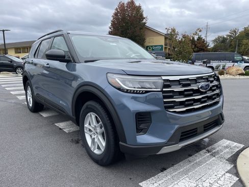 New 2026 Ford Explorer Active image 3