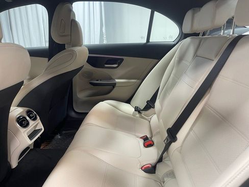 Used 2025 Mercedes-Benz C 300 4MATIC Sedan image 25