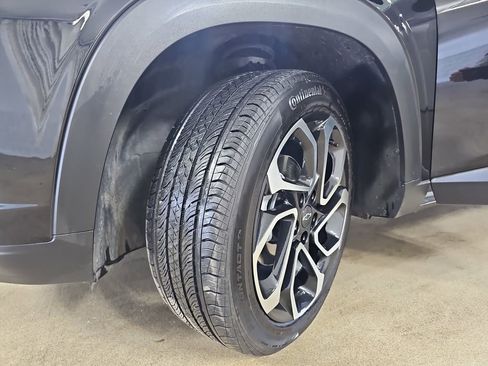 Certified 2025 Chevrolet Trax RS w/ Sunroof Package image 37