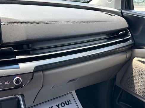 Used 2026 Kia Carnival FWD image 28
