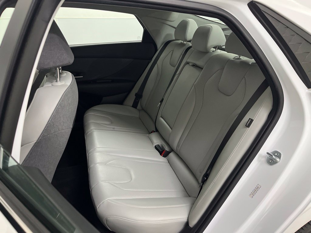 Used 2024 Hyundai Elantra Limited FWD image 19