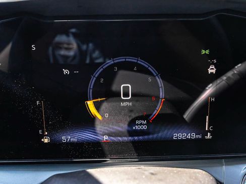 Used 2025 Chevrolet Trax LT w/ LT Convenience Package FWD image 13