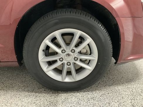 Used 2019 Dodge Grand Caravan SXT image 11