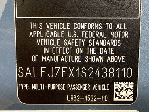 Used 2025 Land Rover Defender 110 S image 28