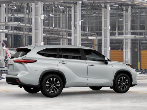 New 2026 Toyota Highlander XLE AWD/4WD image 11