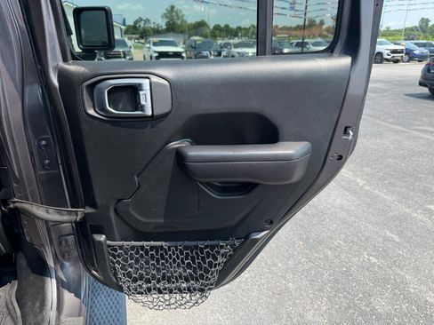 Used 2018 Jeep Wrangler Unlimited Sport S AWD/4WD image 18