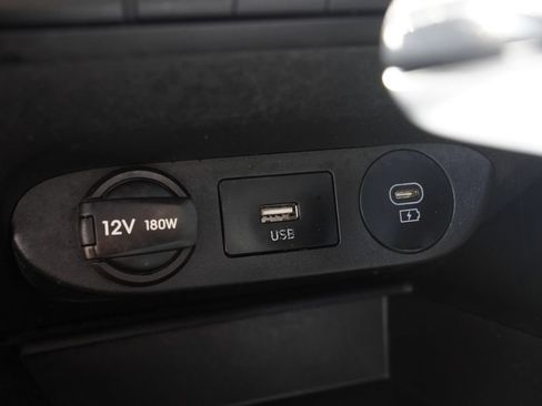 Used 2024 Hyundai Elantra SEL FWD image 17