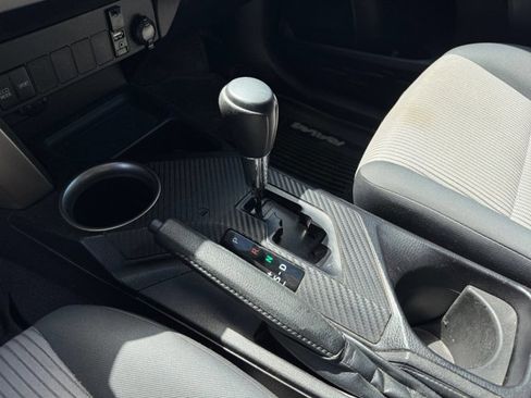 Used 2015 Toyota RAV4 LE AWD/4WD image 29