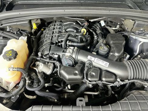 Used 2023 Jeep Grand Cherokee Altitude AWD/4WD image 9