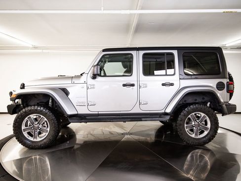 Used 2020 Jeep Wrangler Unlimited Sahara AWD/4WD image 2
