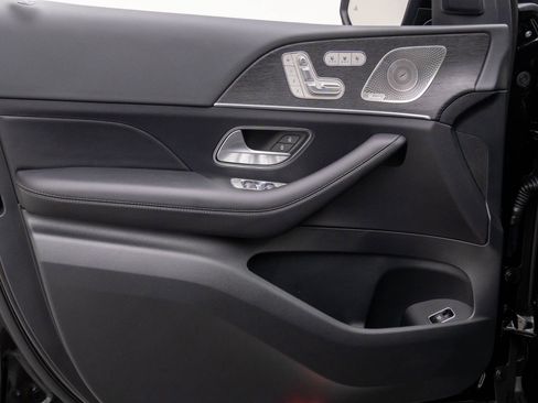 New 2026 Mercedes-Benz GLS 580 4MATIC image 14