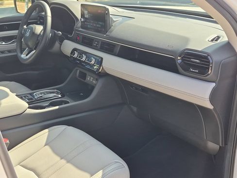 Certified 2025 Honda Pilot EX-L image 28