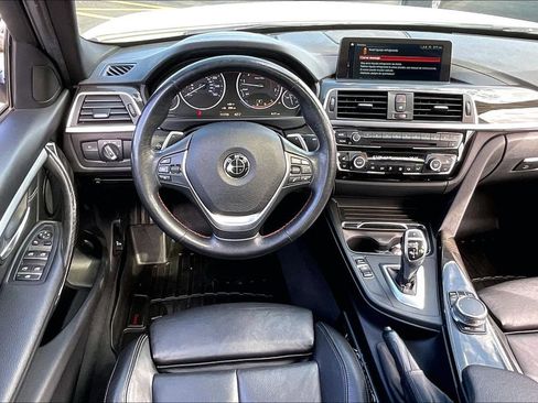 Used 2018 BMW 330i Sedan RWD image 4